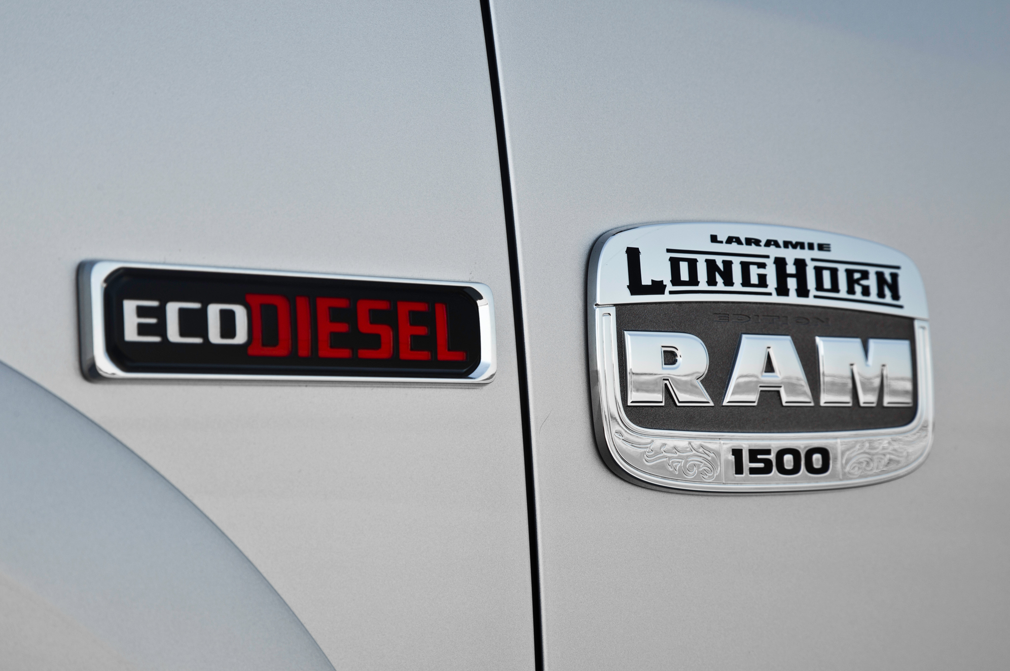 2014 ram diesel oil capacity
